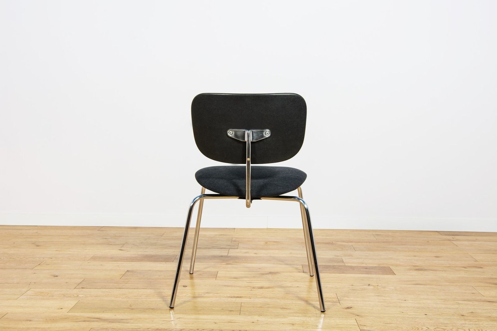 photo for sale Mid Century Se68 Side Chairs By Egon Eiermann For Wilde & Spieth, Germany, 1960s, Set Of 6