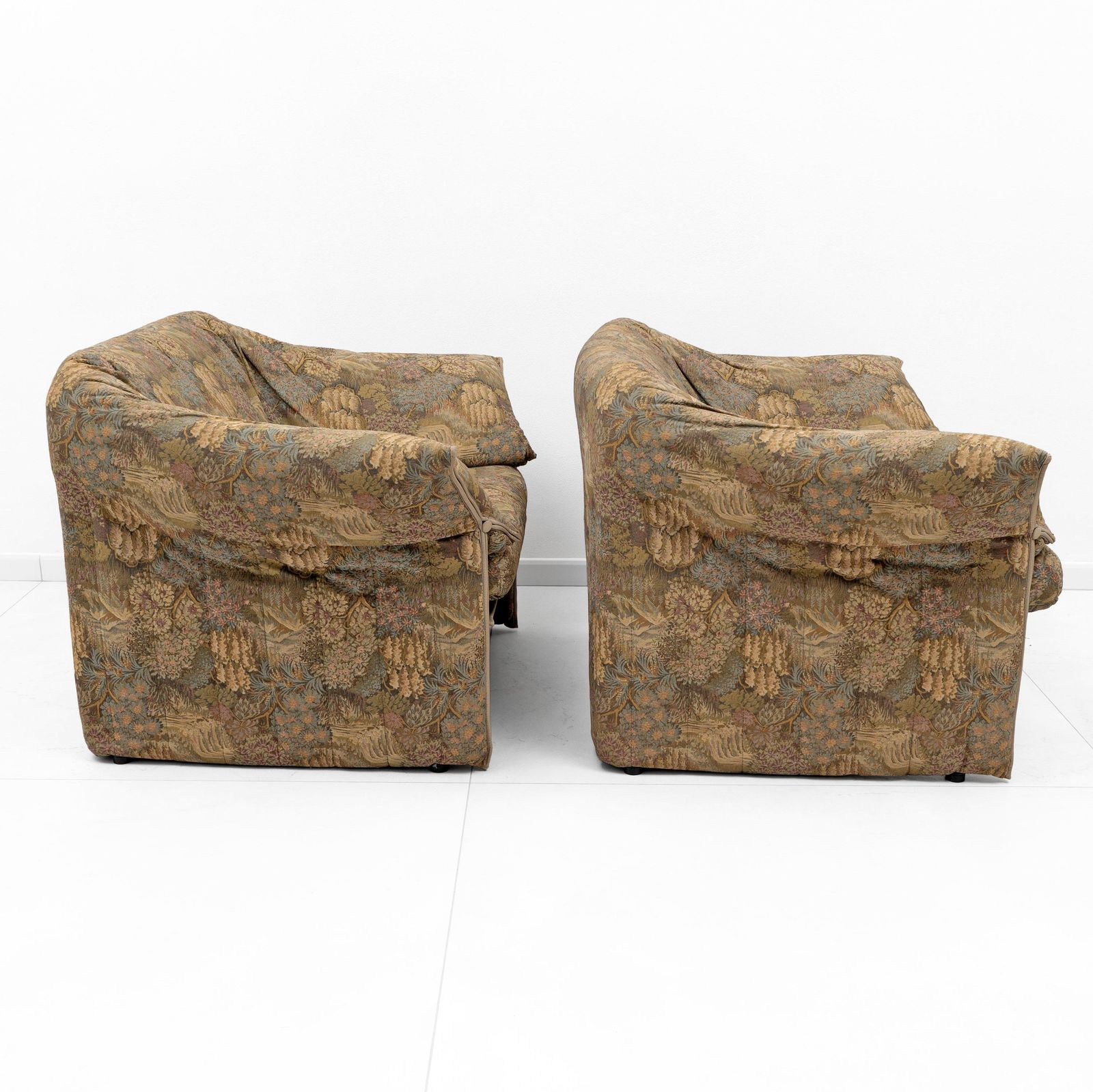 Pair Of Jacquard Fabric Armchairs, Mario Bellini, "Le Stelle" B&B Italia, 1970 photo 4253.0