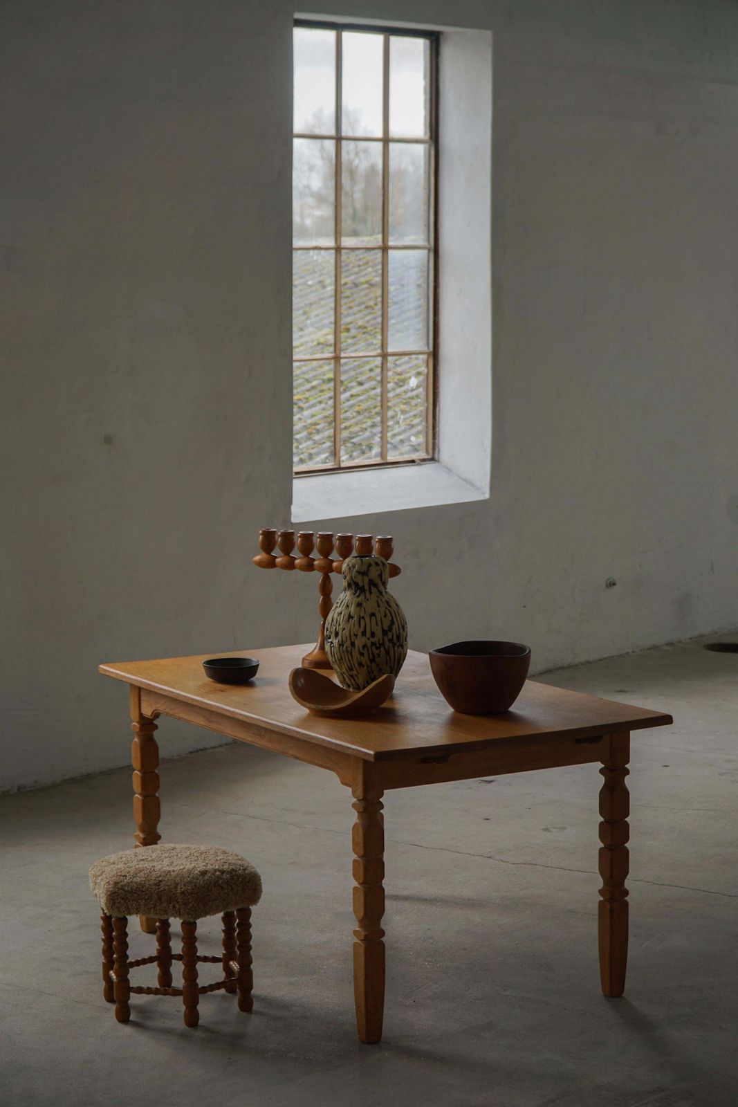 photo vintage Henning Kjærnulf, Danish Mid Century Modern, Rectangular Oak Dining Table, 1960s