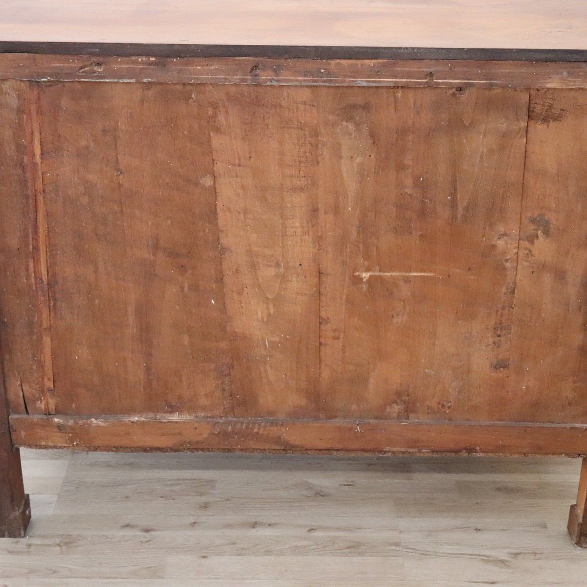 photo furniture Antique Early 19th Century Walnut Chest Of Drawers