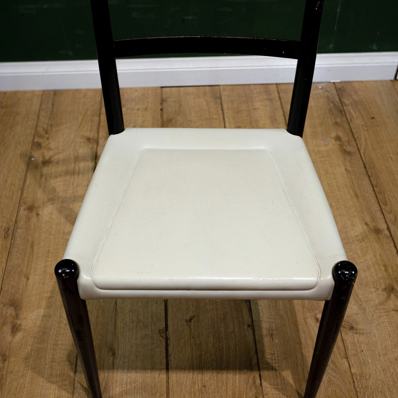 photo vinterior G Plan Librenza Ebonised Dining Chairs X4