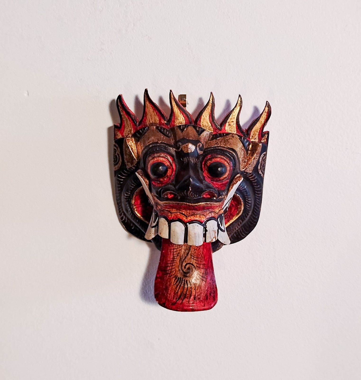 Mid–20th Century Hand Carved Balinese Raksasa Mask, Indonesia, C.1950–1970 photo vinterior