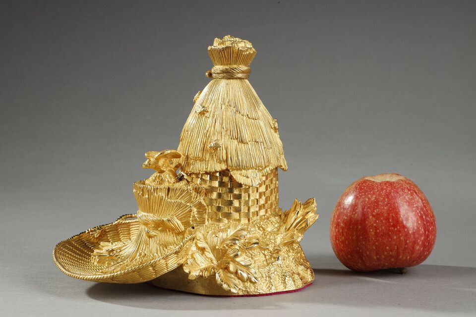Rare Freemason Inkwell In Gilt Bronze And Beehive Shape, 19th Century photo vinterior