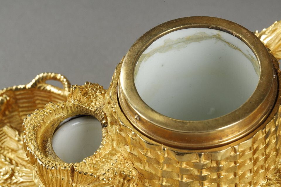 photo vinterior Rare Freemason Inkwell In Gilt Bronze And Beehive Shape, 19th Century