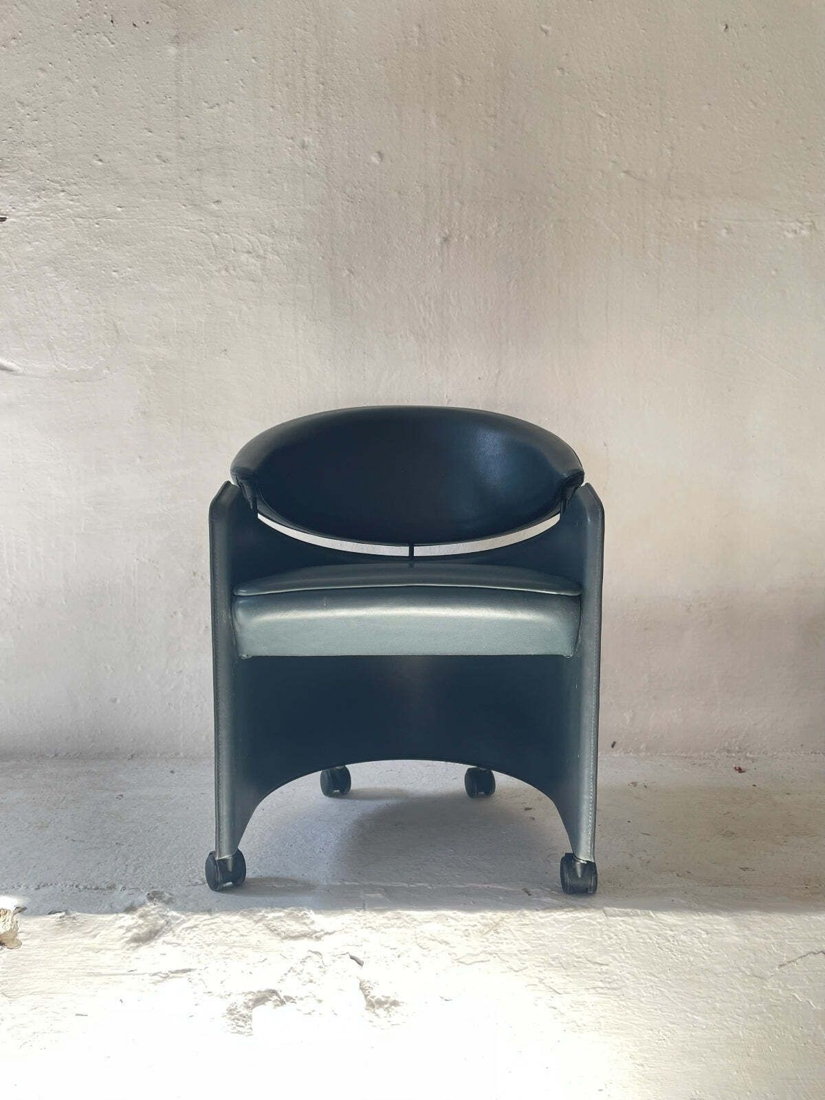 Italian Leather Armchair On Casters By Matteo Grassi, 1990s photo vintage
