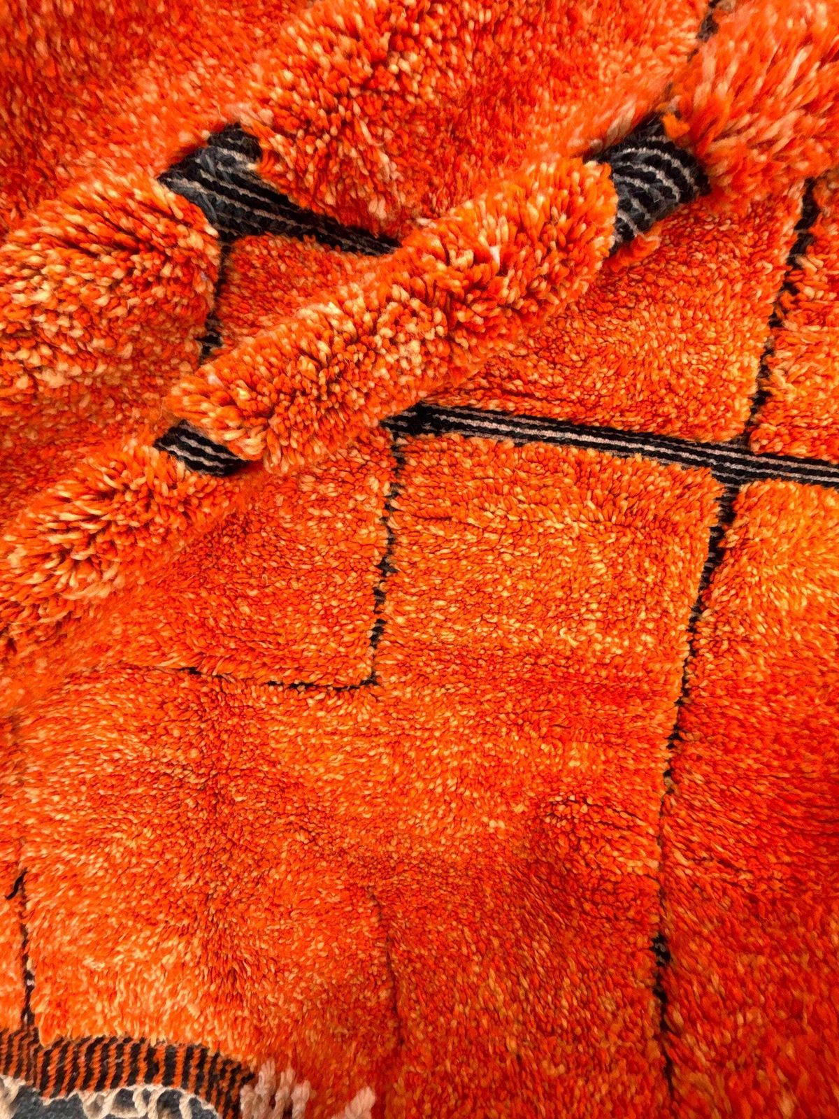 Oranje Marokkaans Wollen Vloerkleed 260x350 Cm – Handgemaakt Geometrisch Kleed – Eigentijds Berber Tapijt – Wollen Vloerkleed Op Maat – Marokkaans Beni Ourain Kleed photo vinterior