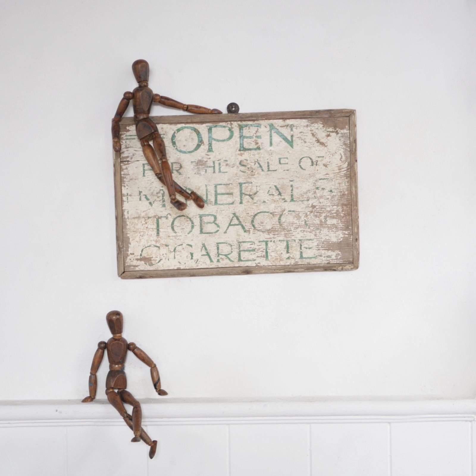 ‘Tobacco & Cigarettes’ Hand Painted Shop Sign photo vinterior