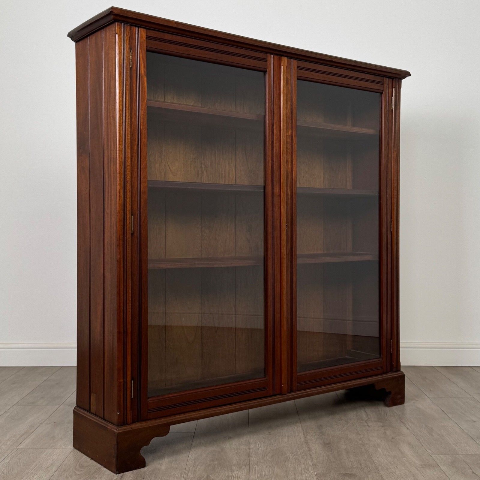 photo furniture Antique 20th Century Edwardian Display Cabinet In Walnut