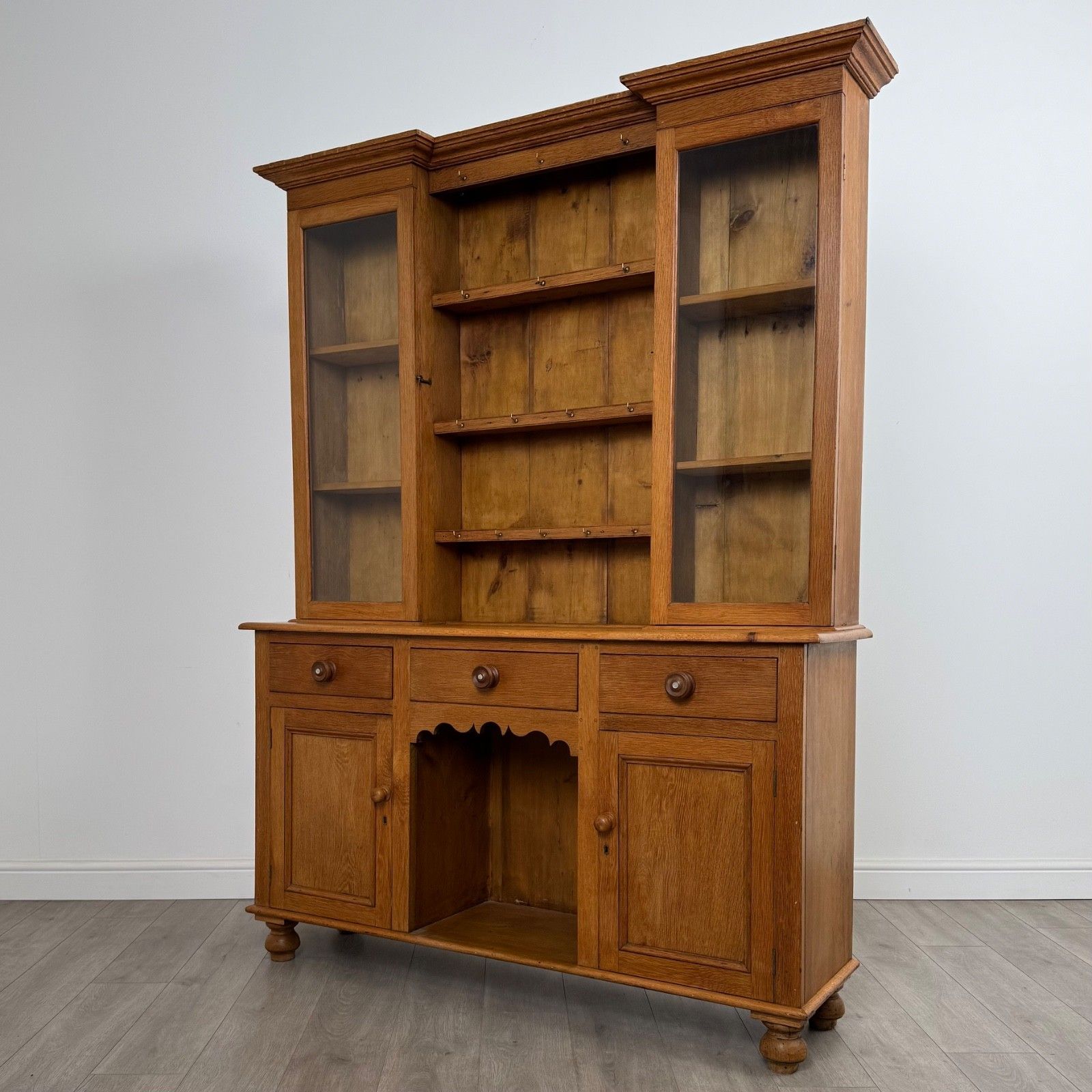 Antique 19th Century Fine Quality Welsh Dresser In Light Oak ( Af 5232 ) photo for sale