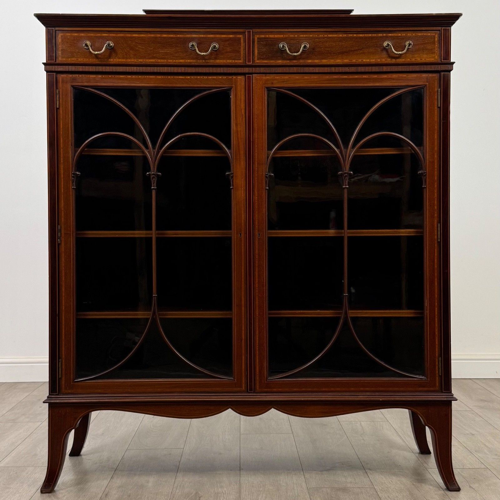 Antique 19th Century Fine Quality Display Cabinet In Mahogany ( Af 5267 )