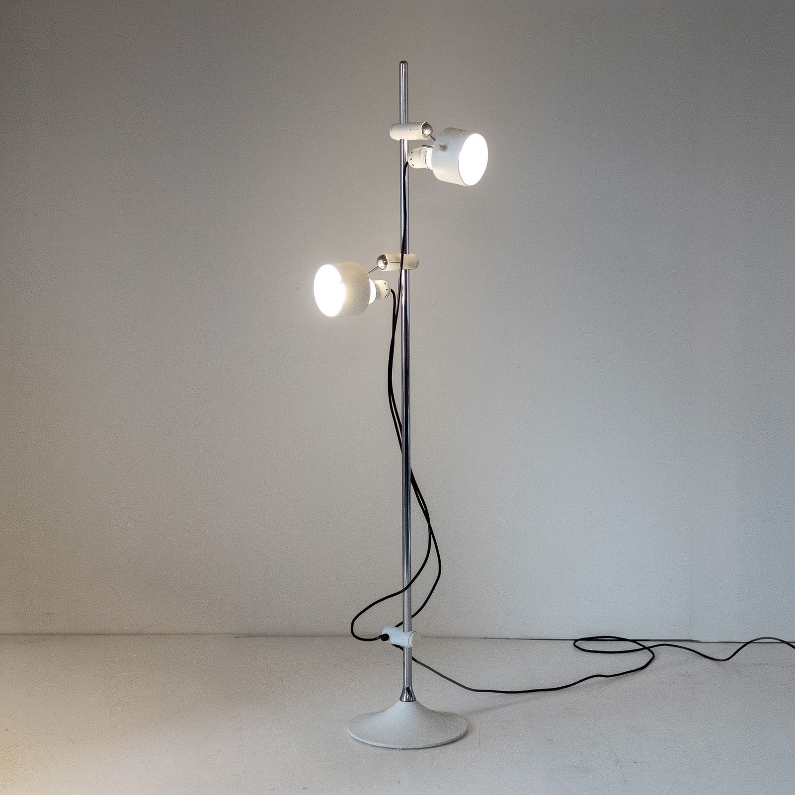 photo for sale Mid Century Modern White Metal Floor Lamp By Elio Martinelli, 1970s