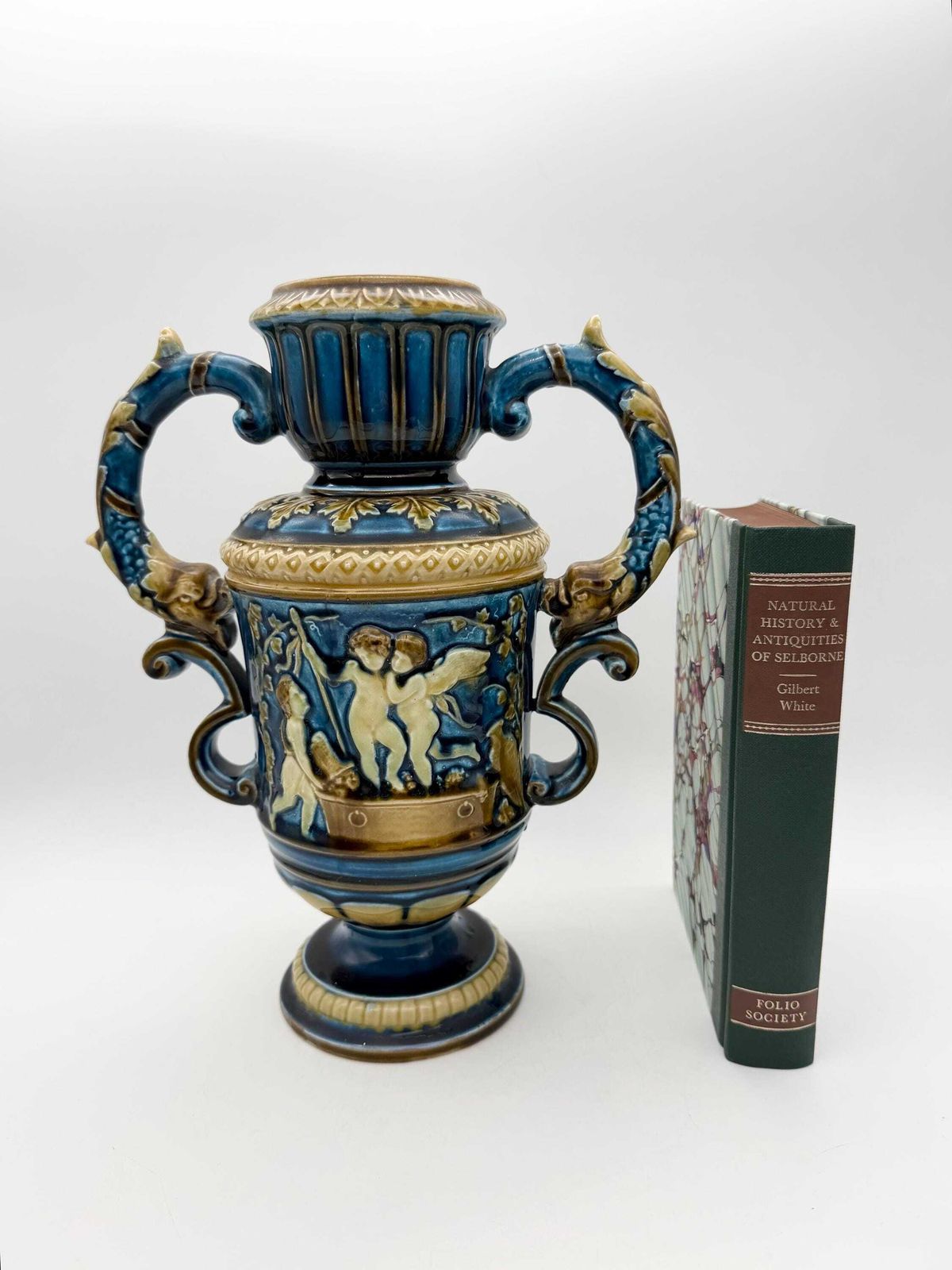 photo vintage Antique Continental Majolica Vase, Schutz Blansko Cherub Putti Vase Circa 1900