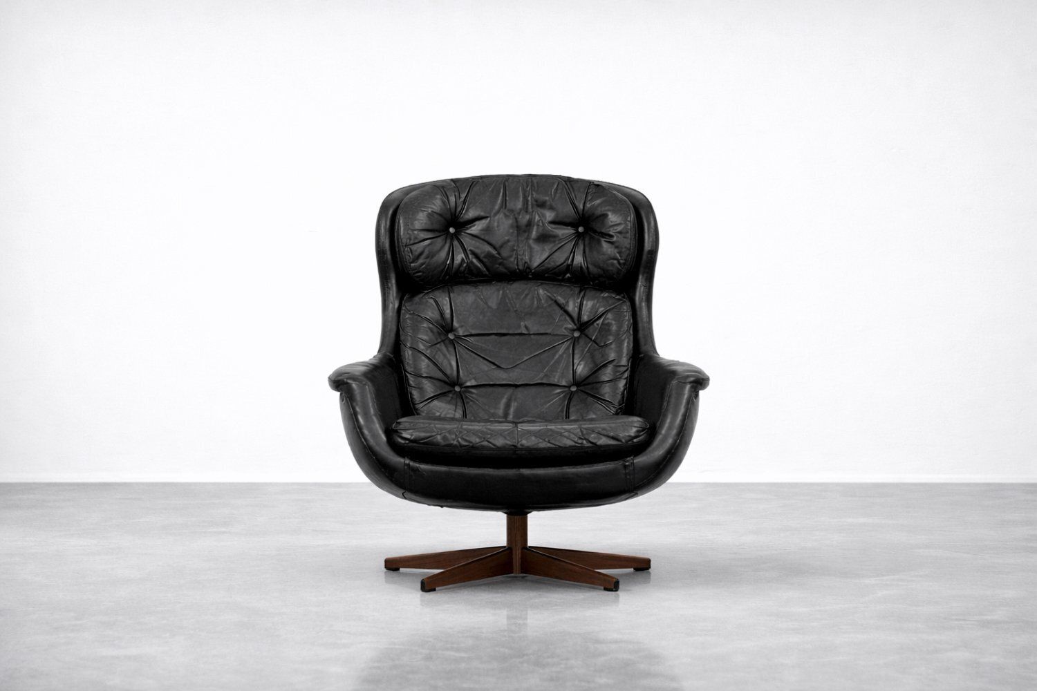 Mid Century Scandinavian Modern Swivel Lounge Chair From Selig Imperial, 1970s photo for sale