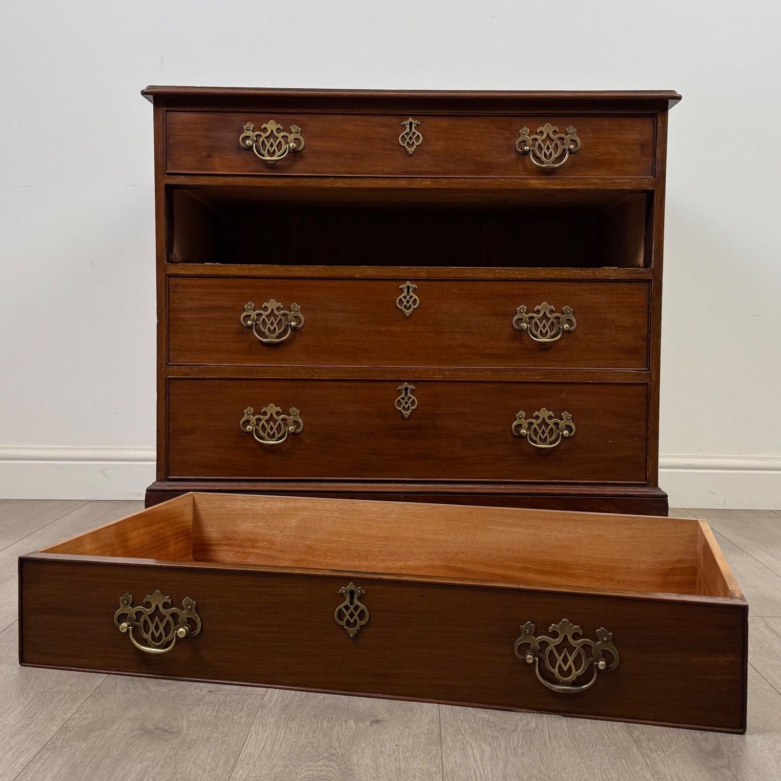 photo for sale Antique 18th Century Georgian Mahogany Chest Of Drawers ( Af 5311 )