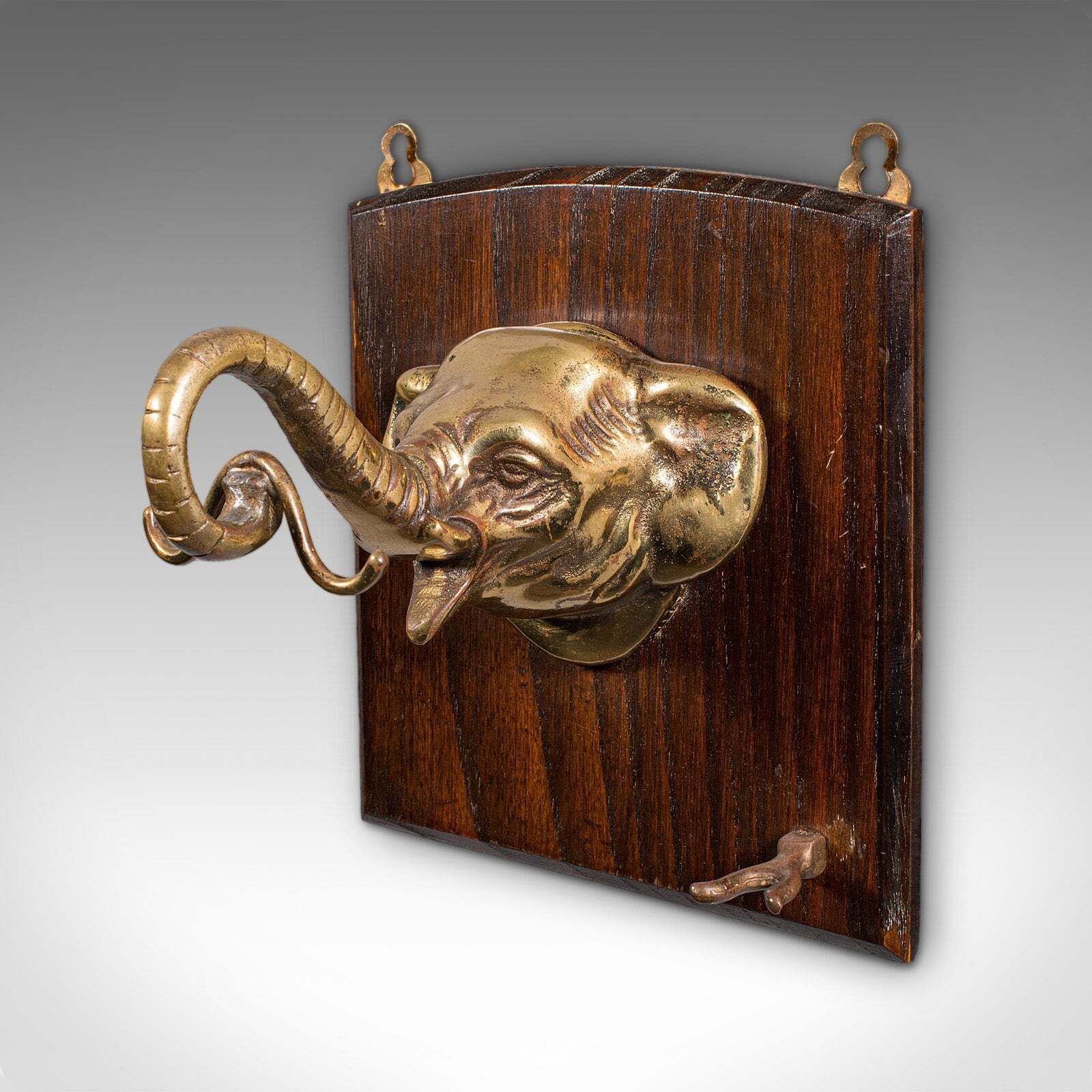Antique Elephant's Head Gong, English, Brass, Mounted Dinner Chime, Victorian photo vinterior