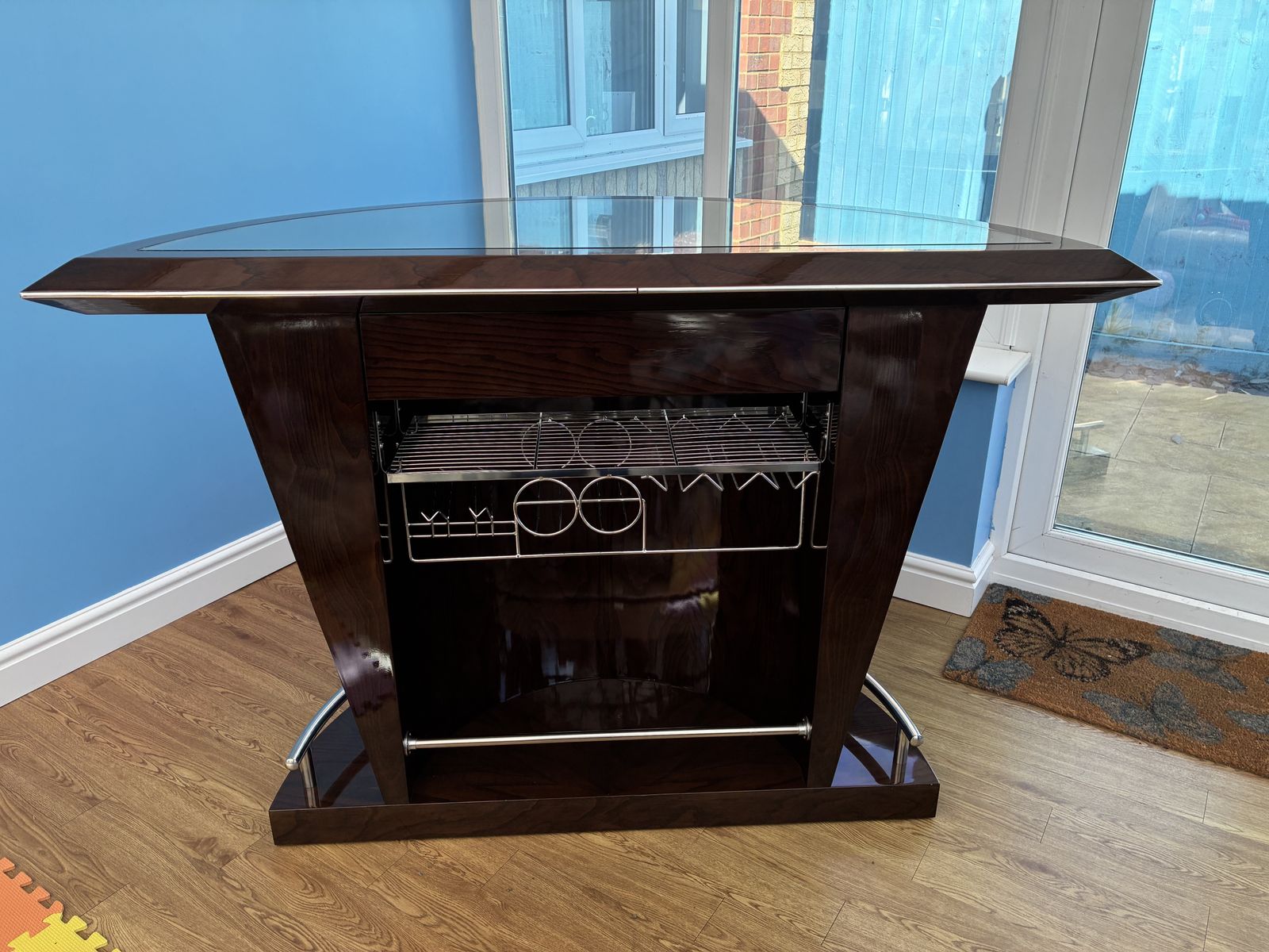 Harrods Giorgio Collection Half Moon Indoor Bar/Drinks Cabinet.