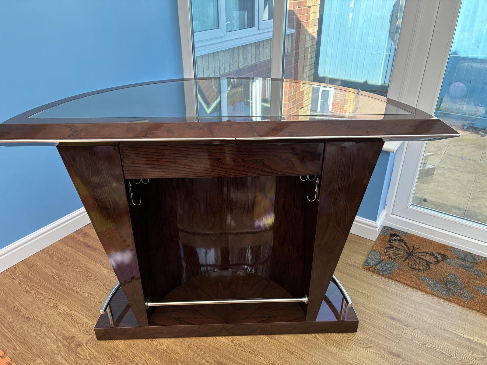Harrods Giorgio Collection Half Moon Indoor Bar/Drinks Cabinet. photo for sale