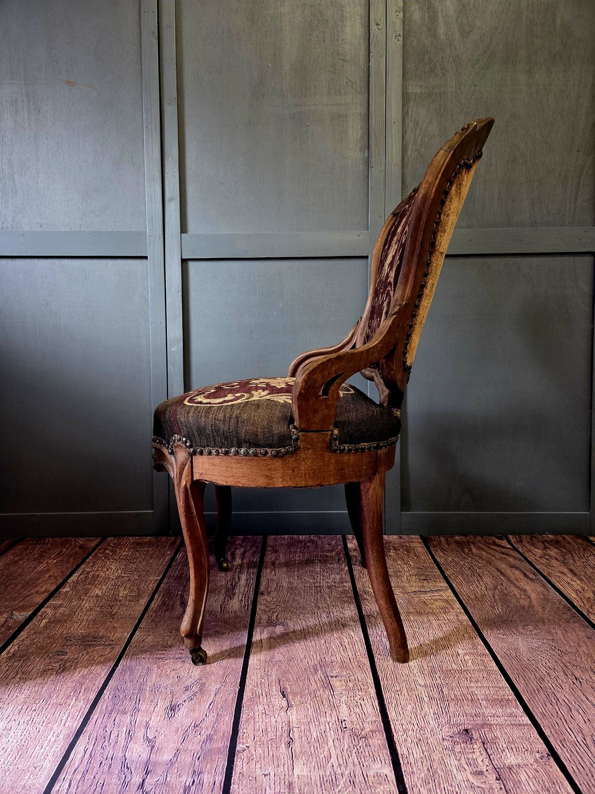 Early 20th Century Louis XV Style Walnut Salon Armchair With Needlepoint Upholstery photo Furniture