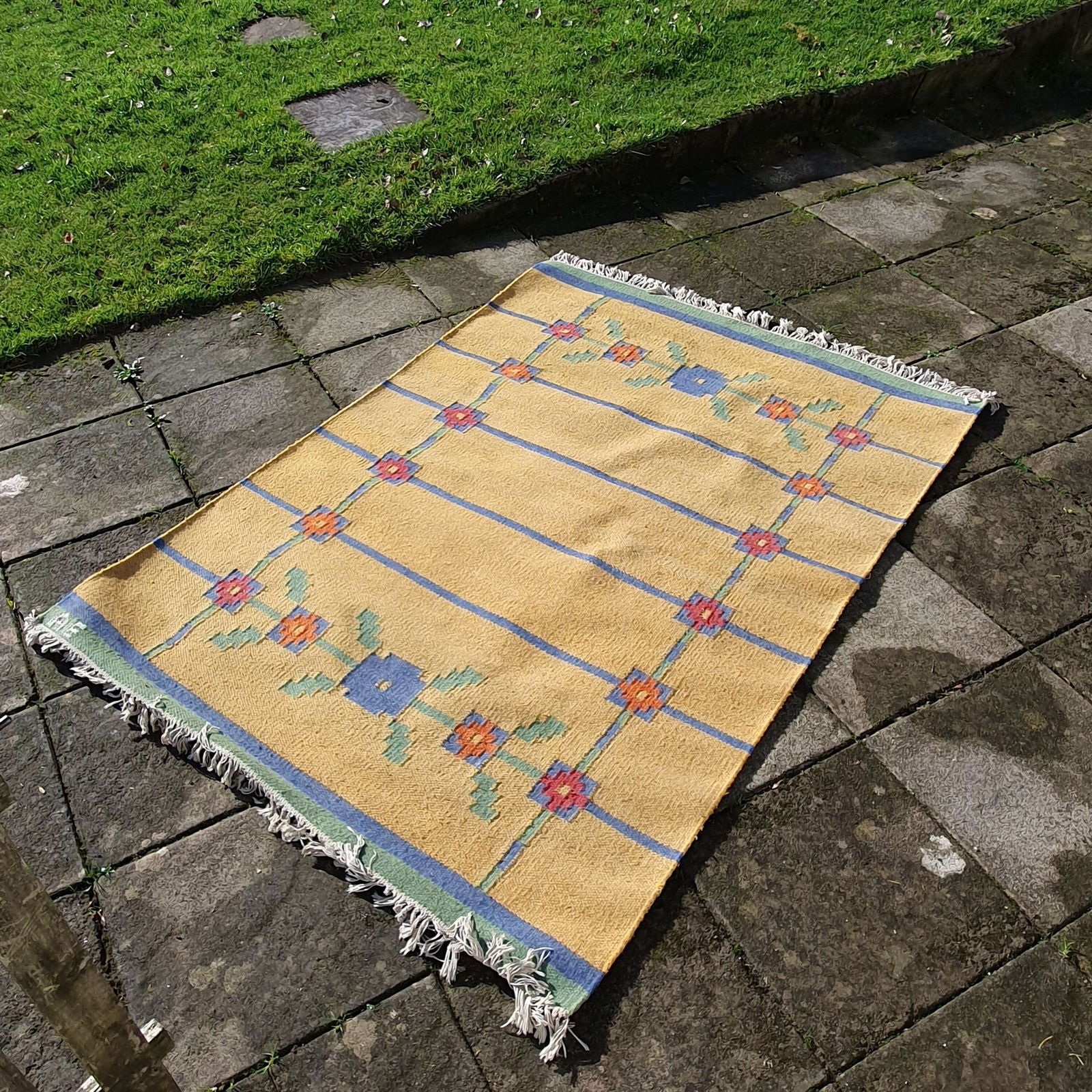 photo for sale A Vintage Traditional Swedish Flatweave Rollakan Rug. 1960s