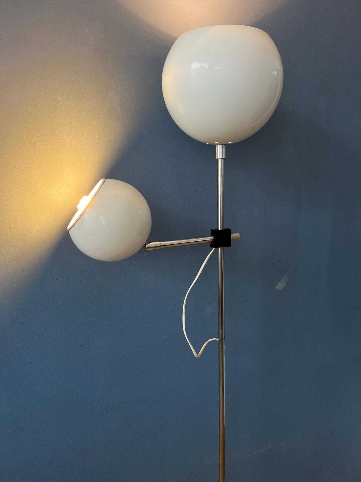 Witte Mid Century Space Age Eyeball Vloerlamp photo furniture
