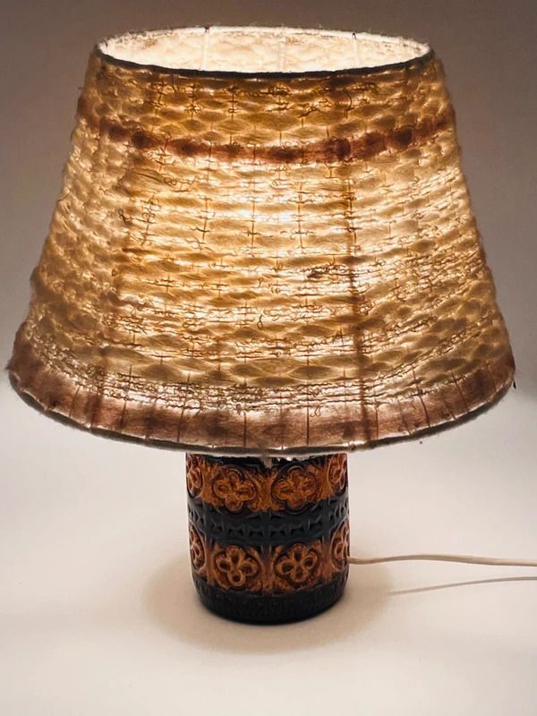 Vintage Keramieken Reliëflamp Met Wollen Lampenkap photo buy