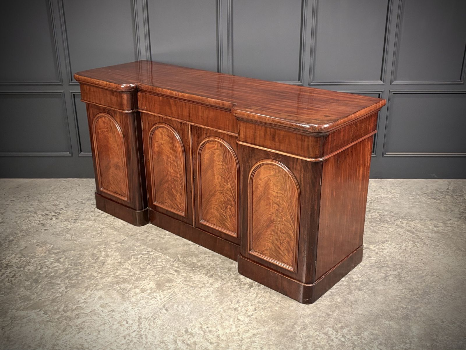Victorian Mahogany Inverted Breakfront Sideboard photo vinterior