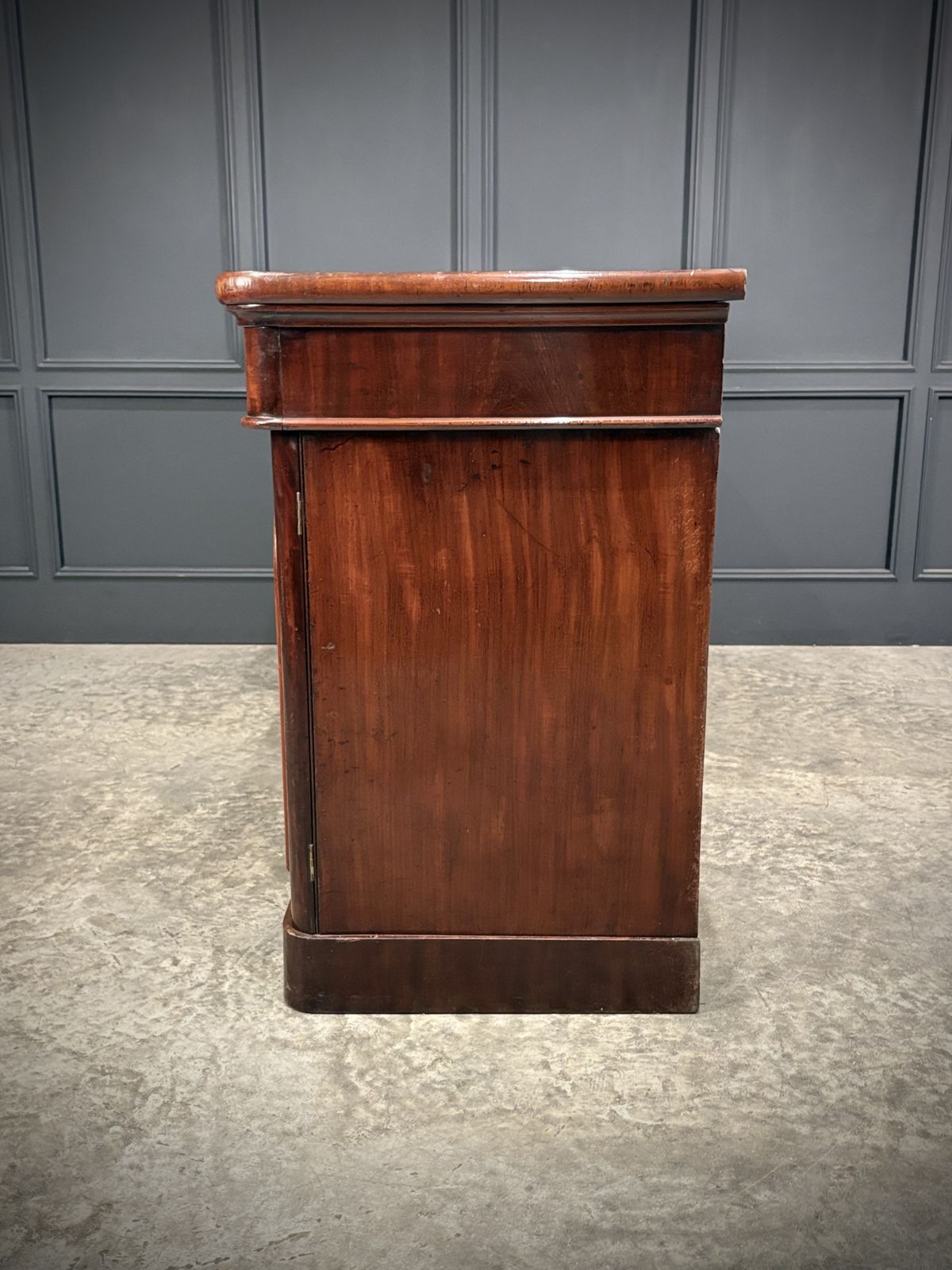 photo furniture Victorian Mahogany Inverted Breakfront Sideboard