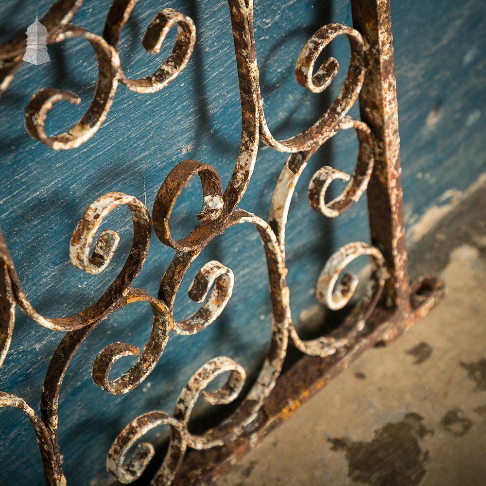 photo vinterior Scrollwork Driveway Gates, Victorian Wrought Iron