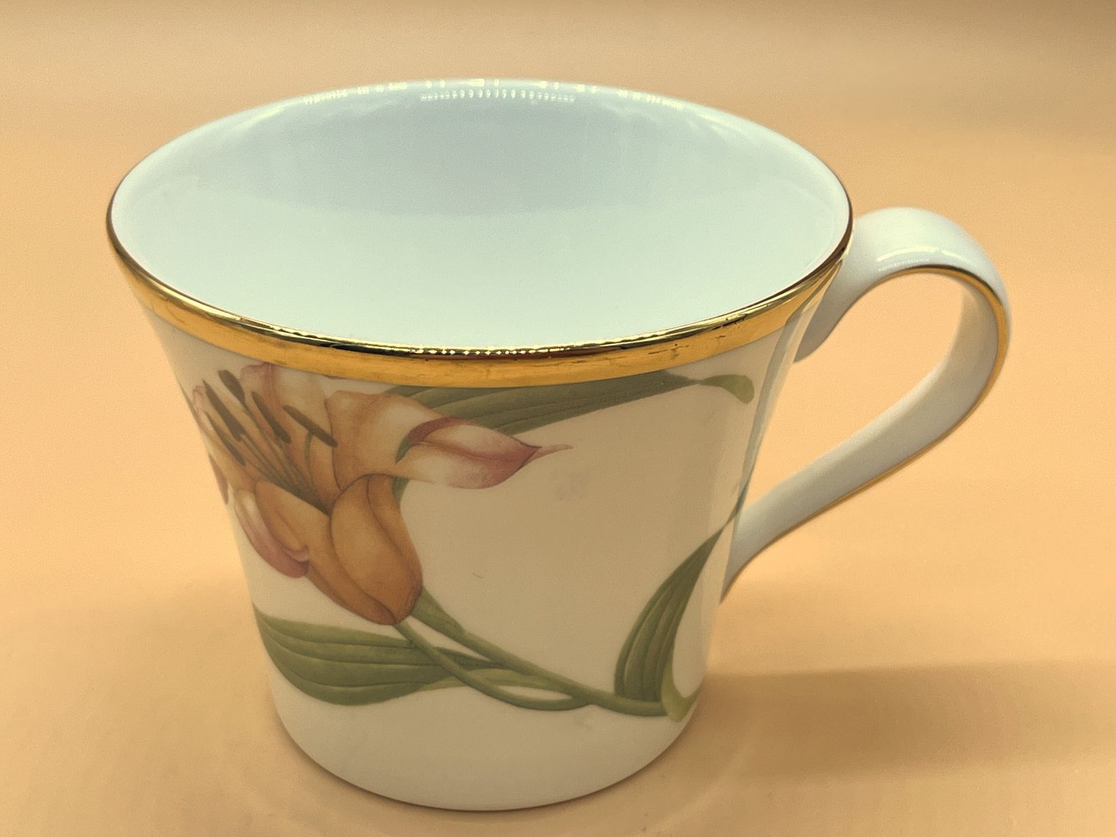 Wedgwood China Enchanted Garden Design Tea Cup & Saucer Duo. photo vinterior