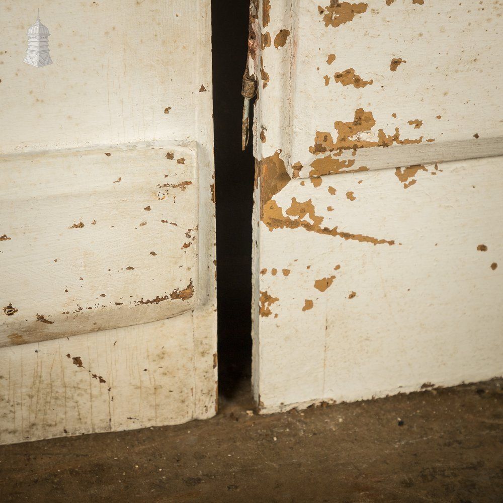 photo vintage Pine Cupboard Doors, Reclaimed Plank And Ledge, Painted