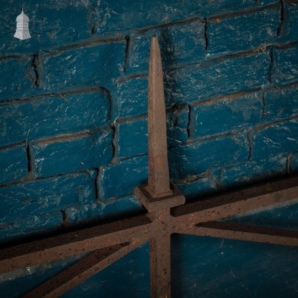 Dwarf Wall Railing, Quatrefoil Detail photo vintage
