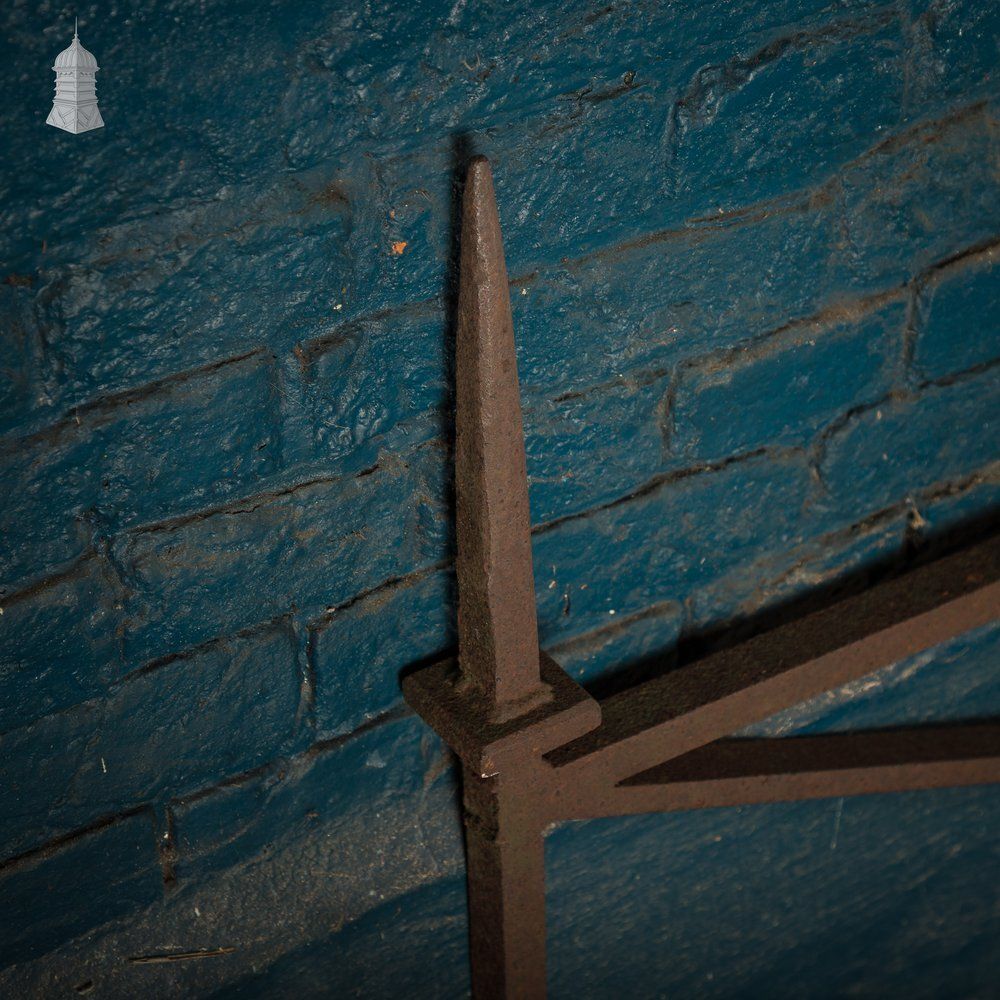 382.0 Dwarf Wall Railing, Quatrefoil Detail photo