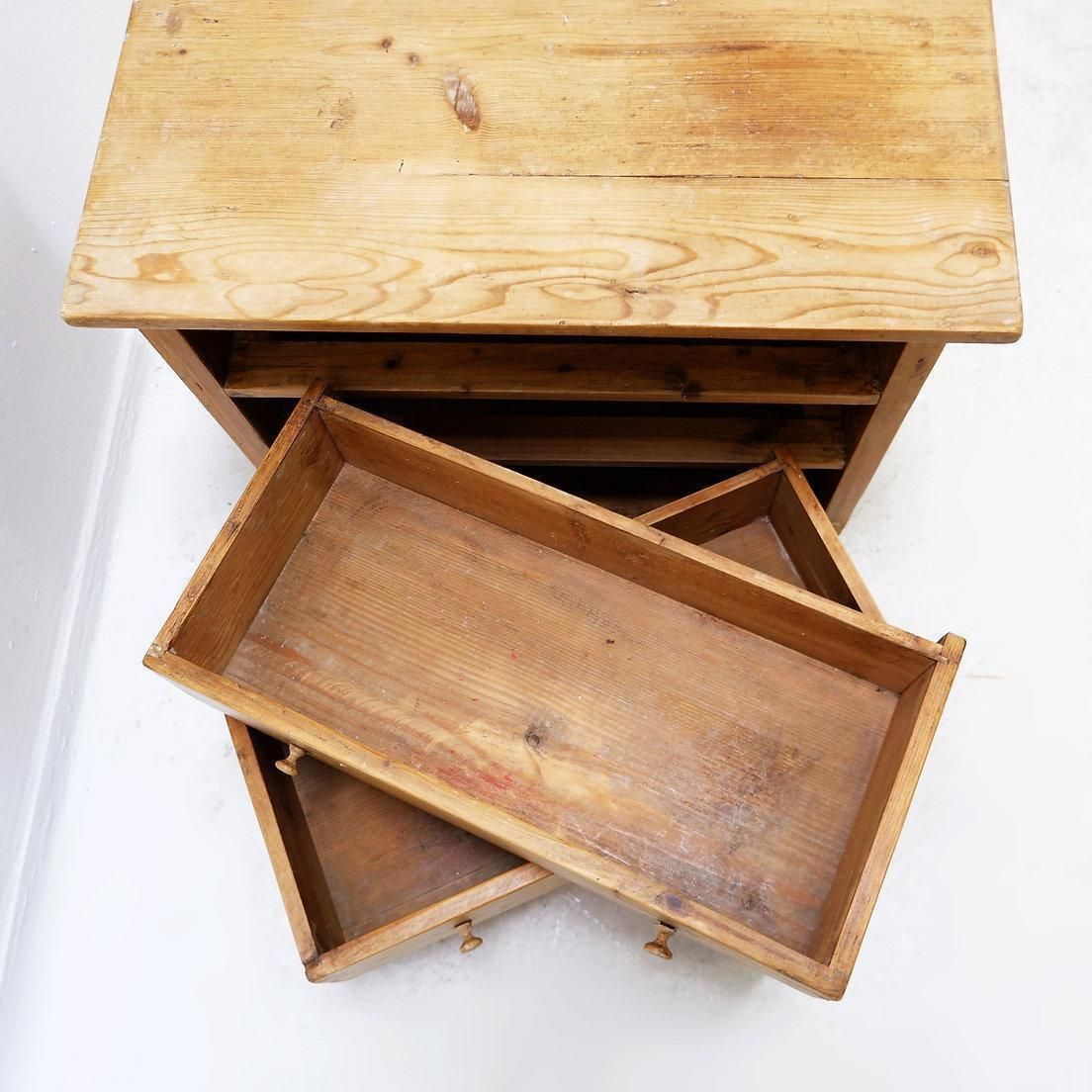 Small Antique Chest Of Drawers In Solid Wood With 3 Drawers photo Furniture