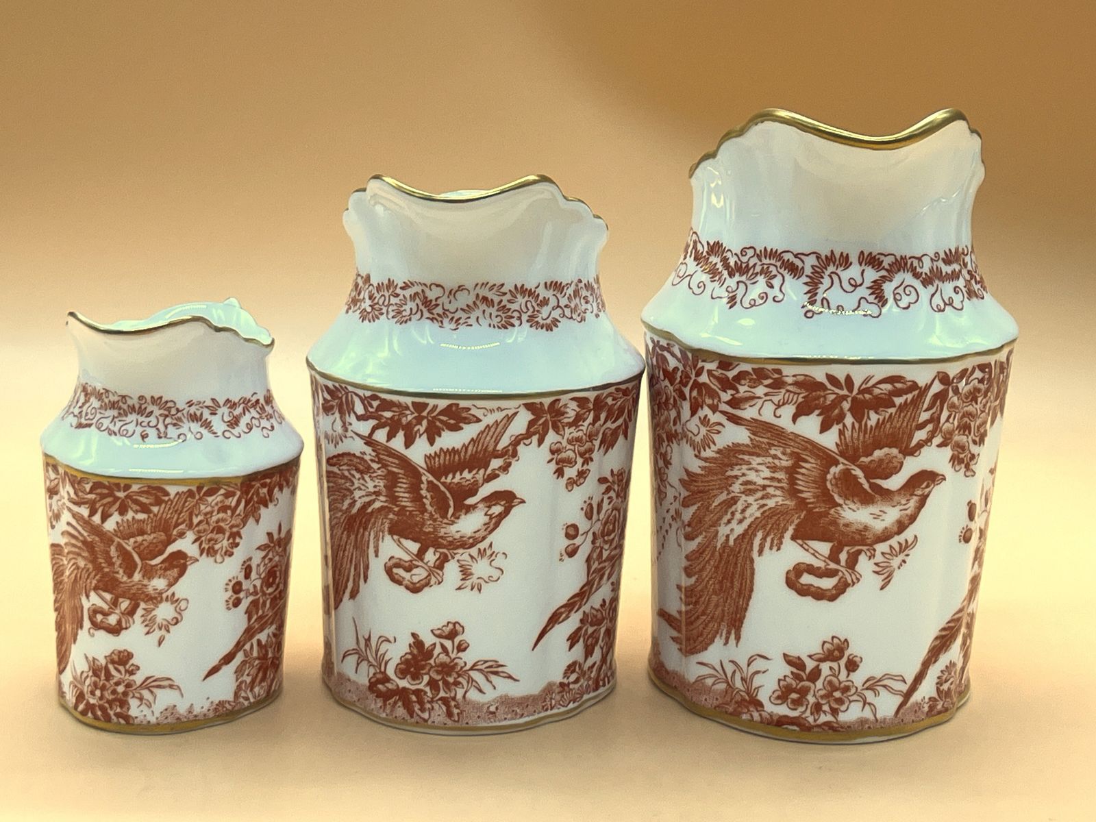Royal Crown Derby China Red Aves Set Of 3 Graduated Jugs. A74. 1st Quality. photo furniture