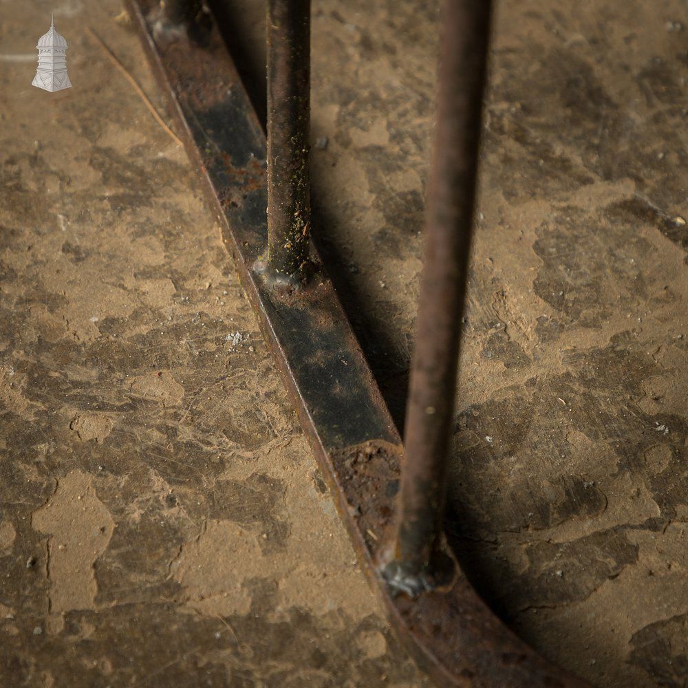 photo vinterior Antique 'Nursery' Fireguard, Wrought Iron