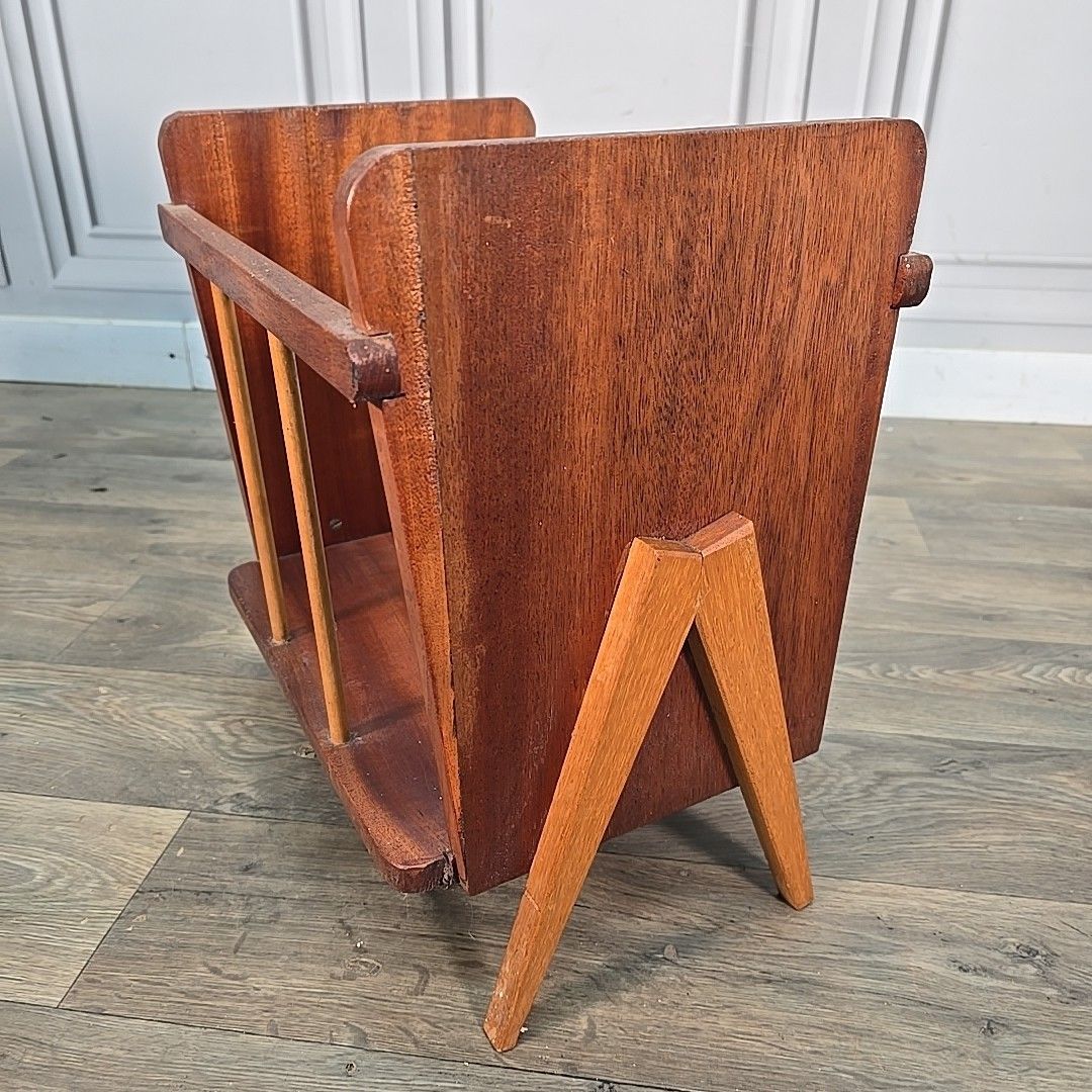 Vintage Wooden Magazine Rack – Mid Century Splayed Leg Design Paper Holder Retro photo Home Decor