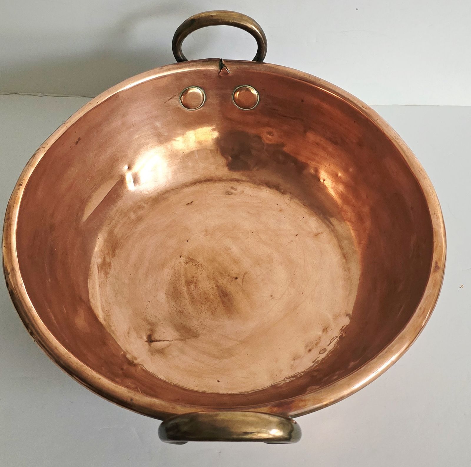 Large Antique Copper Cauldron, 19th Century. photo Garden Decor