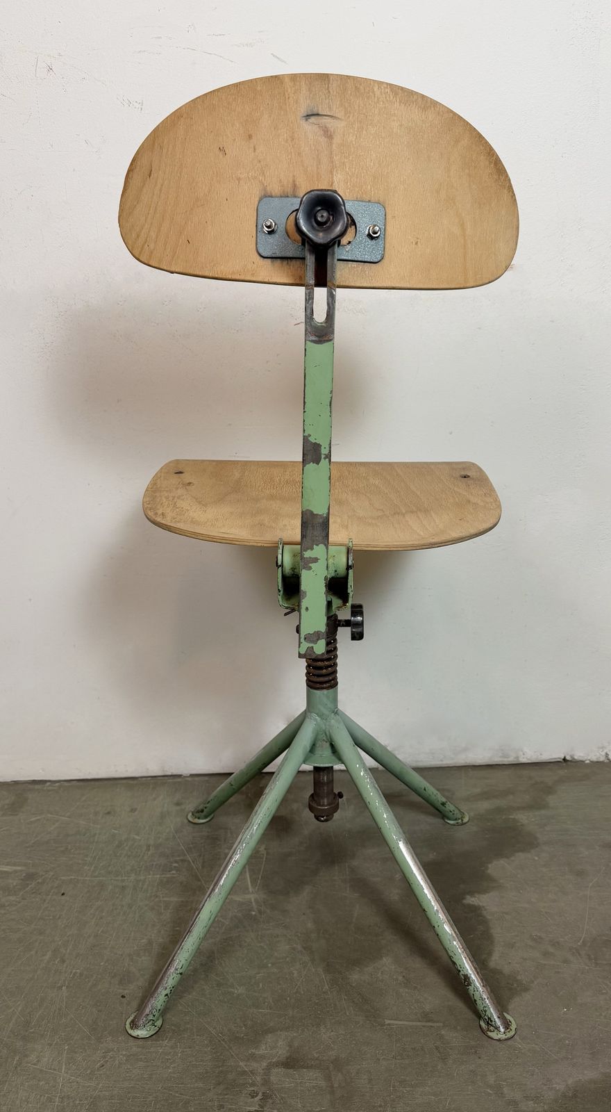 Green Industrial Workshop Chair, 1950s, 3x photo vinterior