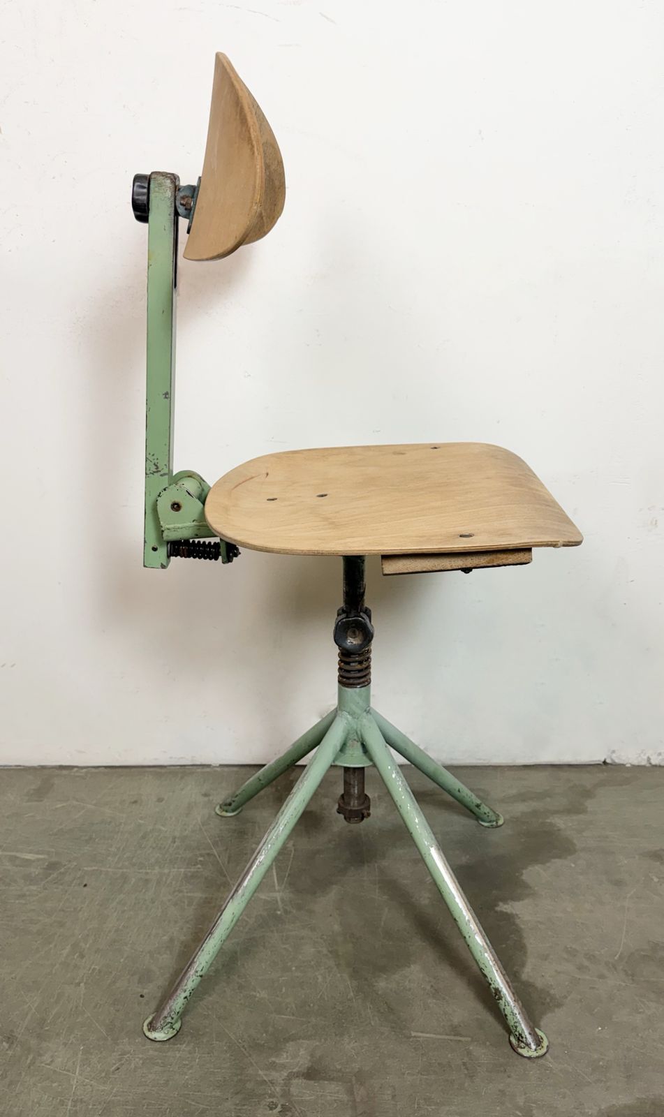 photo buy Green Industrial Workshop Chair, 1950s, 3x