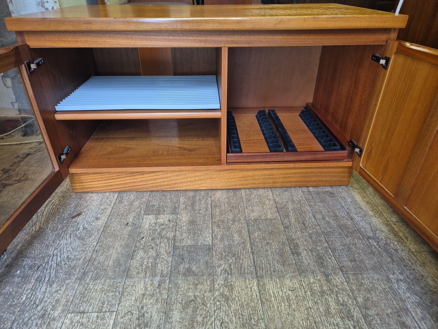 Retro/Mi Century Teak Tv Hi Fi Cabinet By Parker Knoll Nathan (Squares)furniture photo buy