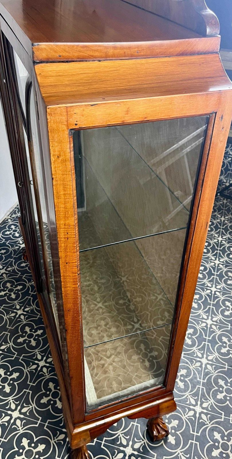 photo vinterior 1930’s Walnut Mahogany Antique Art Deco Cocktail Display Cabinet