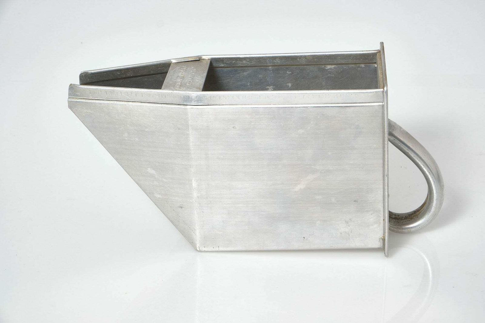 Chutes For Frankfurter Küche, By Bauhaus Designer Margarethe Schütte Lihotzky, Harrer Hanau photo Home Decor