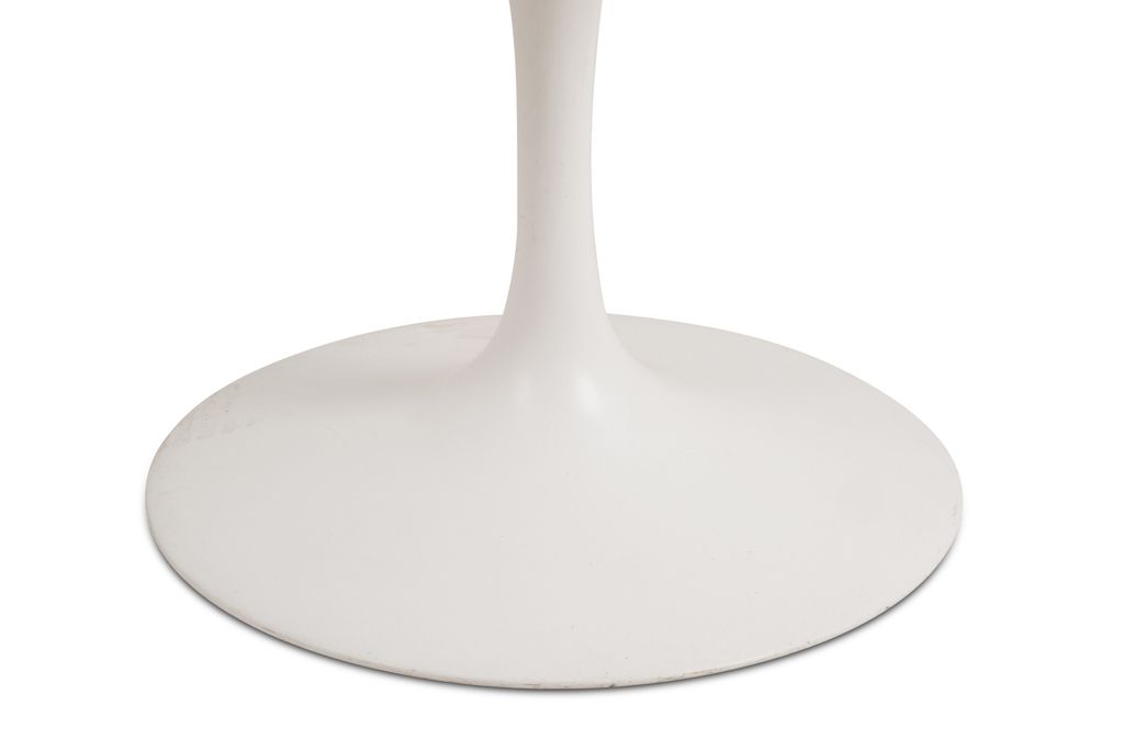 photo buy Eero Saarinen, For Knoll  Set Of 8 “Tulip” Chairs. 1970s