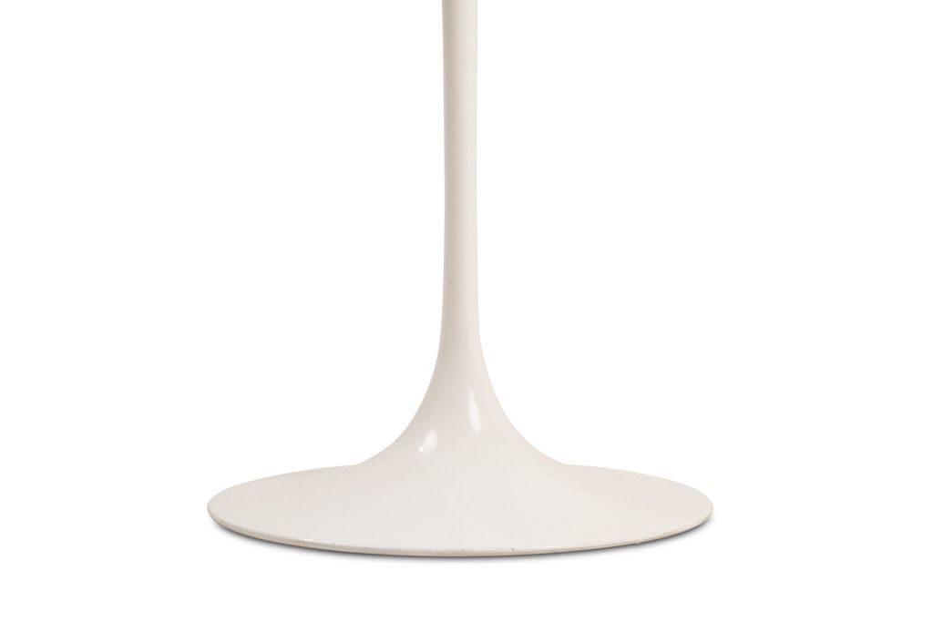 Eero Saarinen, For Knoll International. Oval “Tulip” Side Table. Circa 1950 photo 1800.0