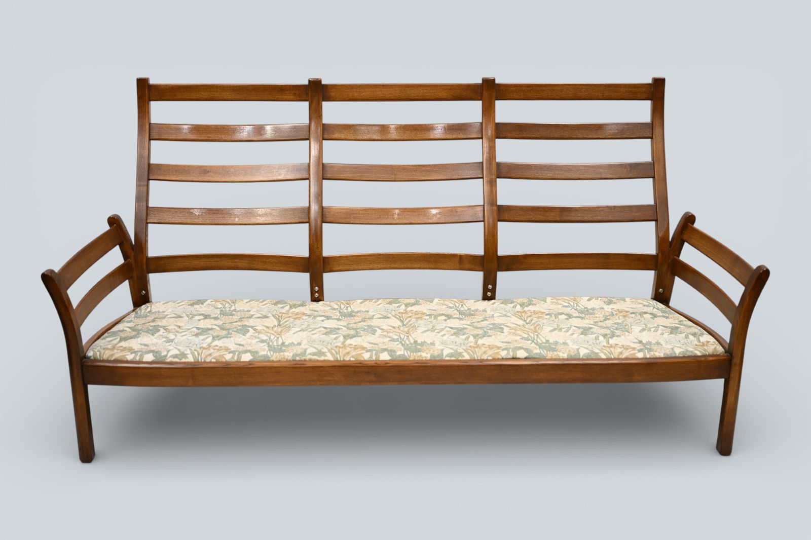 photo vintage Ercol Saville 3str Sofa Ercol's Washable Upholstery Golden Dawn Free Uk Delivery