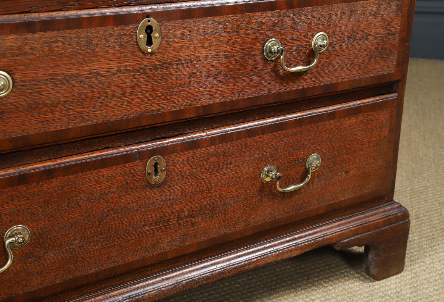 Small Antique English Oak & Mahogany Cross Banded Bachelor’s Chest Of Drawers (Circa 1780) photo 2495.0
