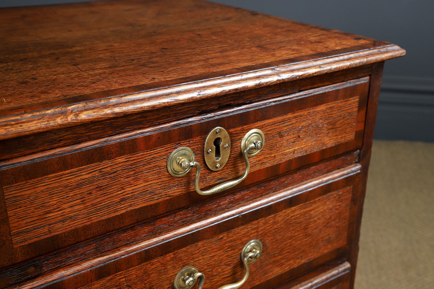 Small Antique English Oak & Mahogany Cross Banded Bachelor’s Chest Of Drawers (Circa 1780) photo buy