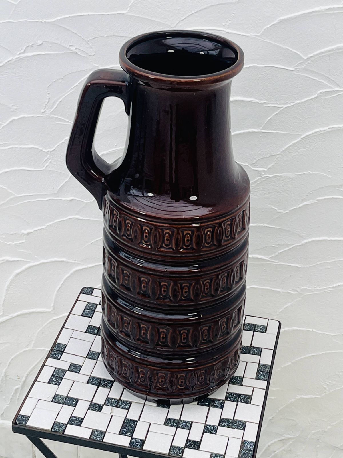 Bruine Vaas Met Geometrisch Reliëf Uit De Jaren 1970, West Duitsland photo Woonaccessoires