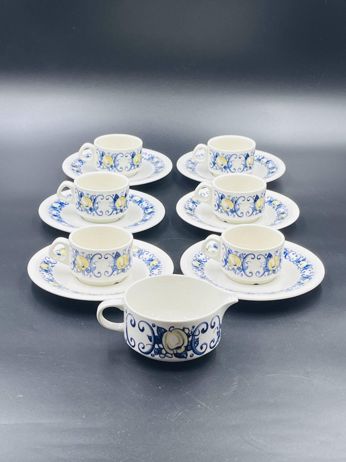Cadiz – 6 Cups And Spus Espresso Cups & Milk Jug – Villeroy & Boch photo furniture