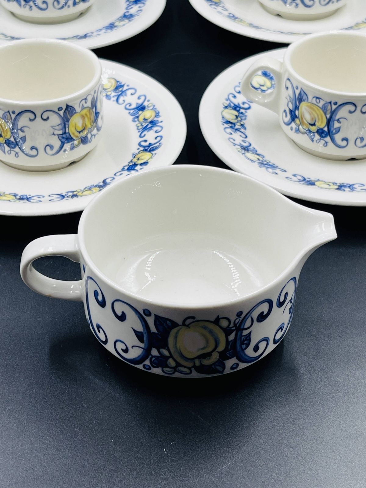 photo furniture Cadiz – 6 Cups And Spus Espresso Cups & Milk Jug – Villeroy & Boch